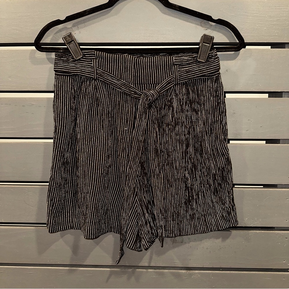 H&M pinstripe shorts size 4